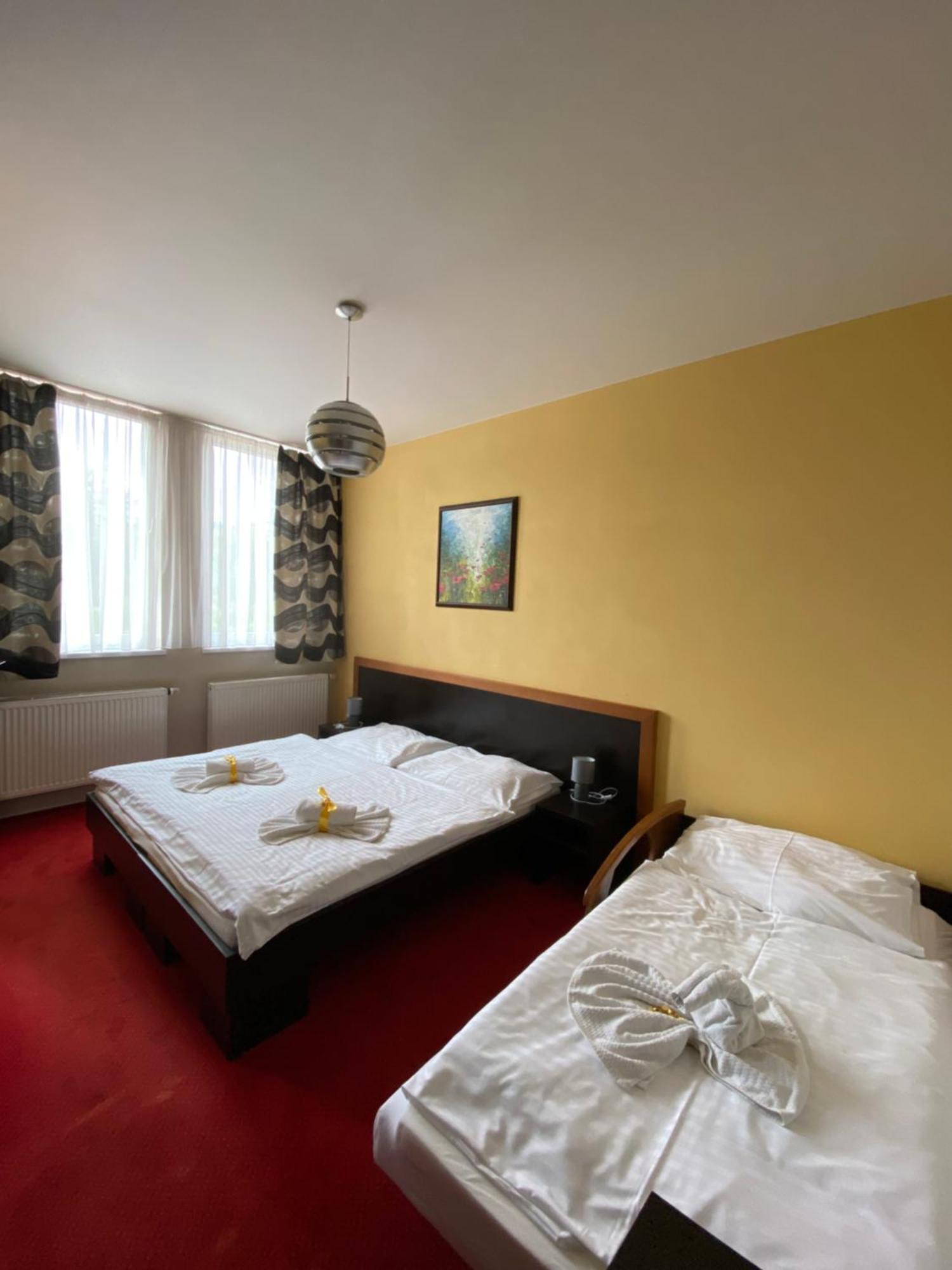 Guest House Penzion Fortuna Tvrdosin Extérieur photo