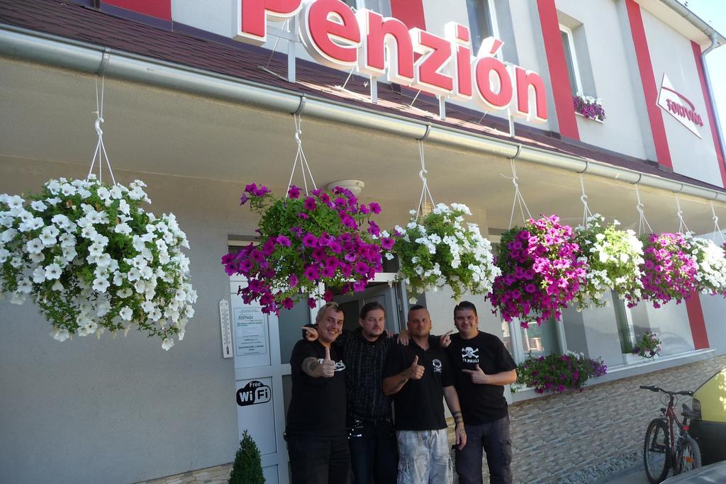 Guest House Penzion Fortuna Tvrdosin Extérieur photo